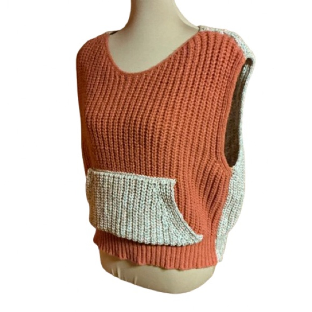 Listicle kangaroo pocket sweater vest